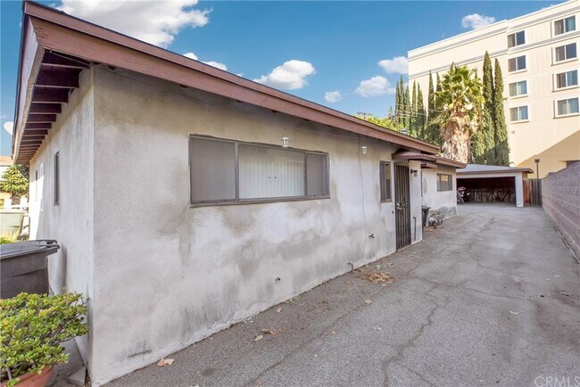 Building Photo - 1540 Abbot Ave