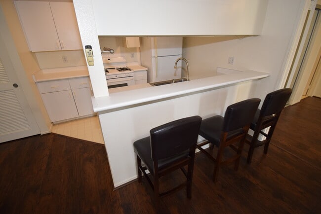 Building Photo - 91-989-525 Puamaeole St