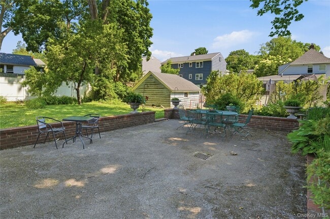 Building Photo - 82 Quinby Ave