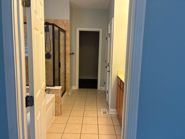 Building Photo - Gorgeous 3 bdr/3.5 bath Home in Centerville/Springboro Area