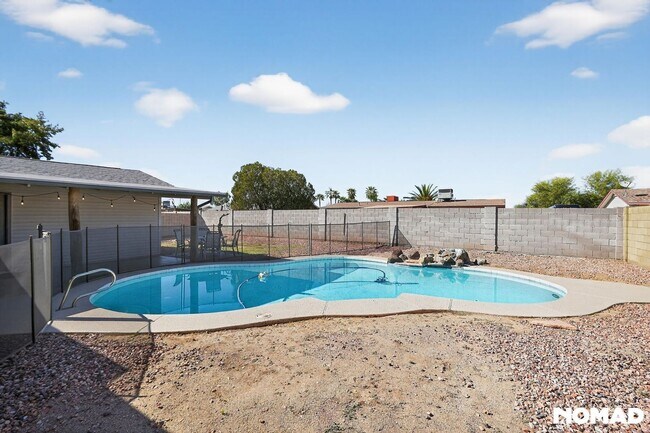 Building Photo - Charming 4BR House in Phoenix