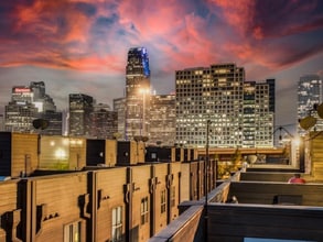 Building Photo - 3008 Zenia Dr