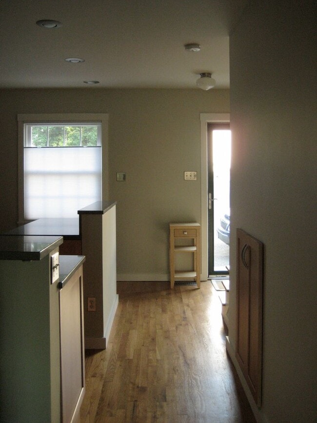 Building Photo - 415 Burgoyne Rd