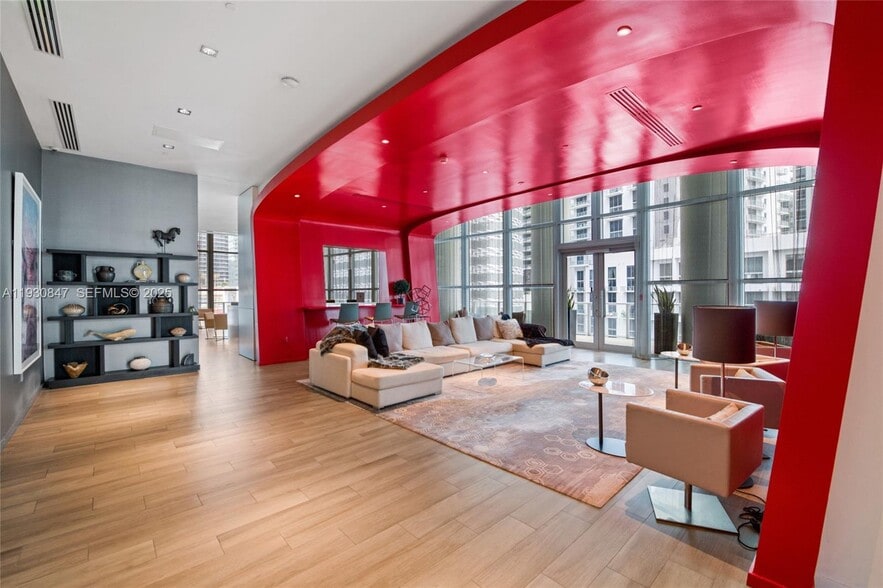 Building Photo - 1100 S Miami Ave