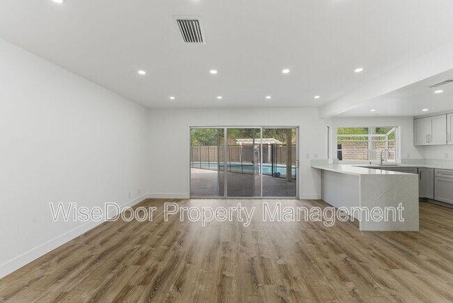 Building Photo - 1500 Aldea Dr