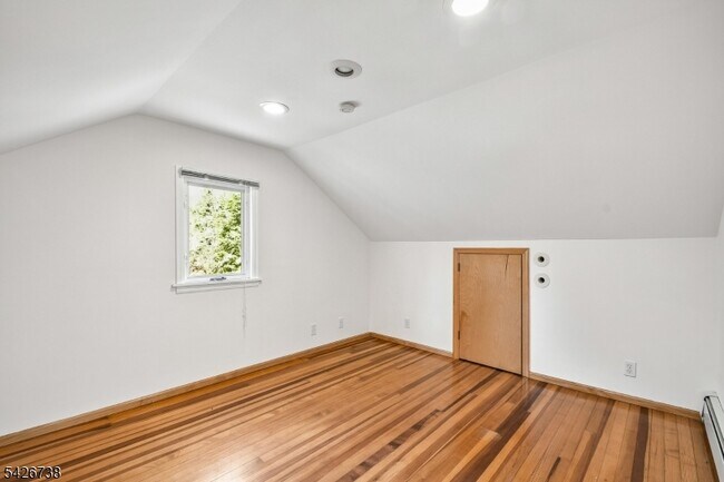 Building Photo - 296 Glen Ave