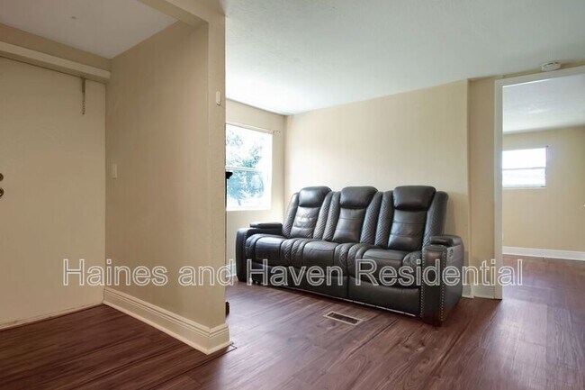 Building Photo - 26 Forest Dr