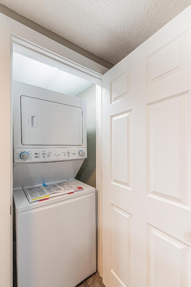 Building Photo - 704 Pacific Ave SW