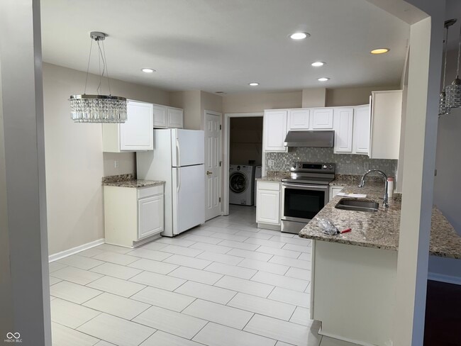Building Photo - 10724 Springston Ct