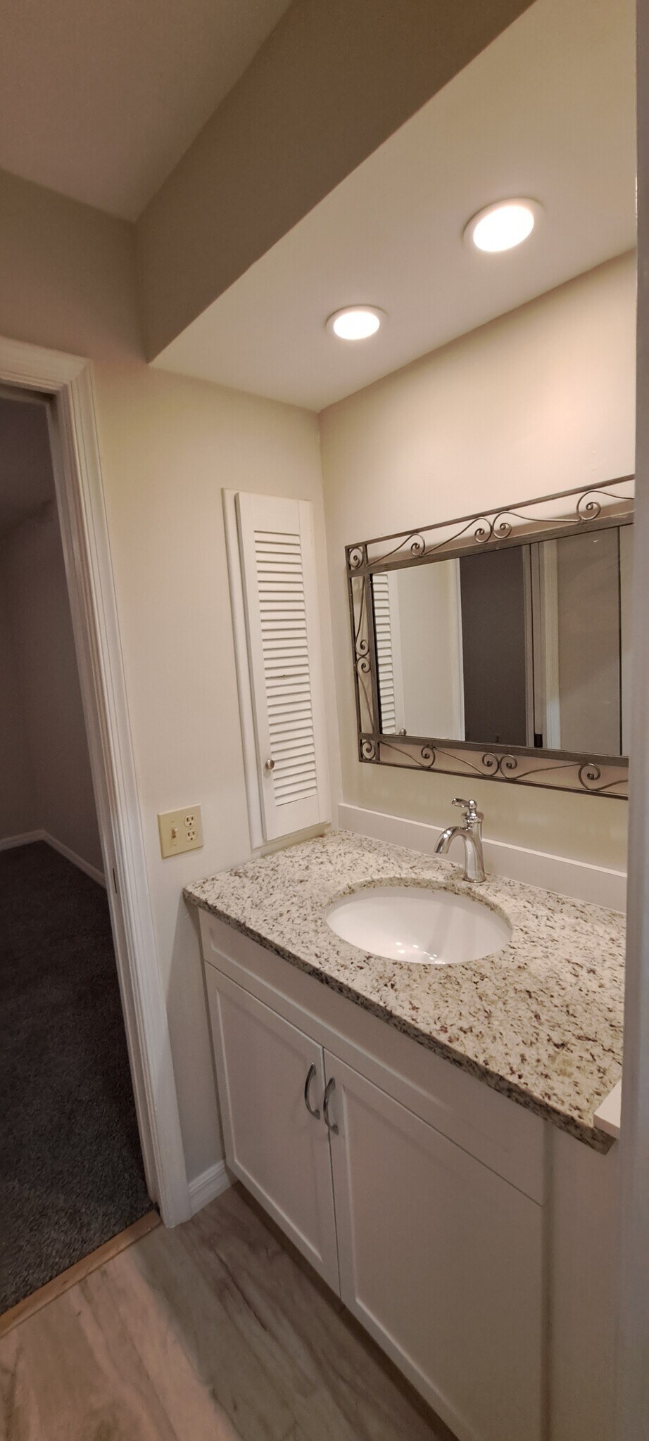 Mainbed room bath - 10011 Maddox Ln