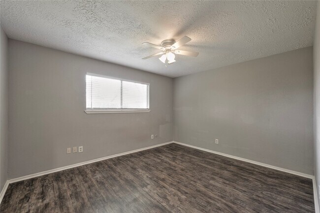 Building Photo - 14119 Bella Dr