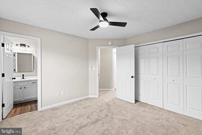 Building Photo - 10505 Tidewater Plains Dr