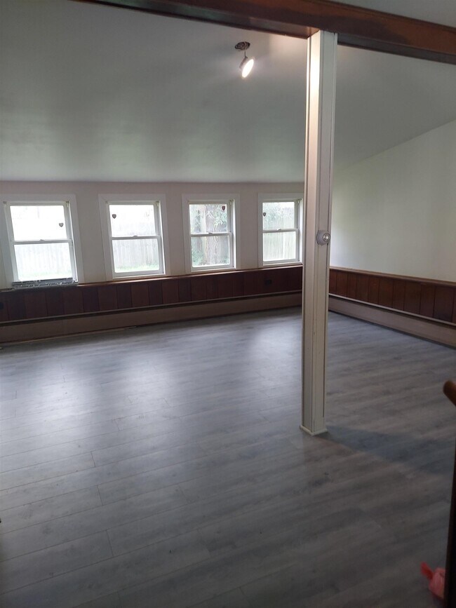 Building Photo - 3007 Huffman Blvd