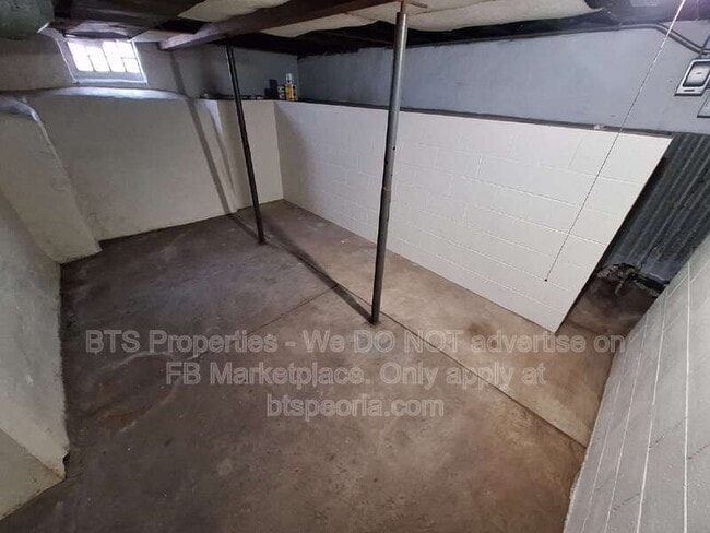 Building Photo - 1912 W Ann St