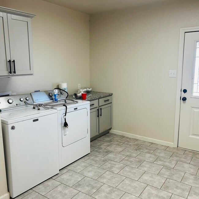 Building Photo - 317 81st St