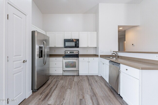 Building Photo - 24866 W Huntington Dr