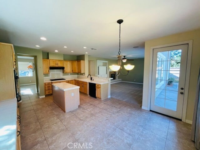 Building Photo - 1574 Glencrest Dr