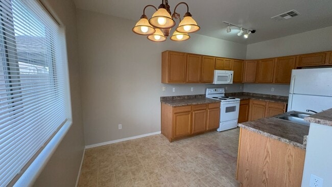 Building Photo - 41232 N Cambria Dr