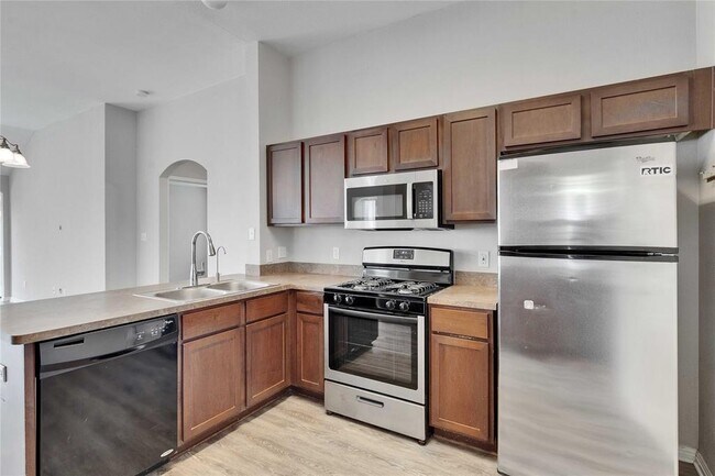 Building Photo - 907 Yabers Ct