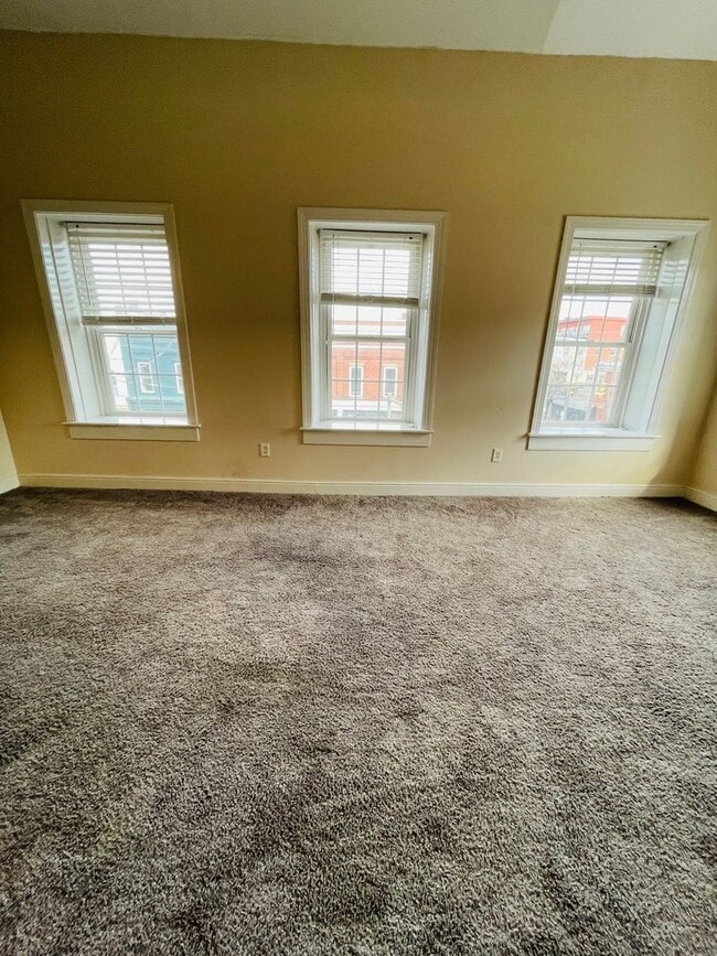 Building Photo - 1731 E Main St