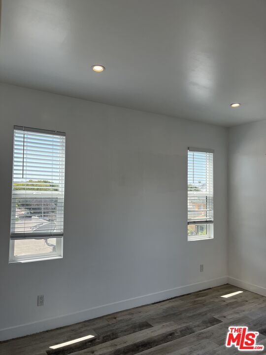 Building Photo - 642 N Manhattan Pl