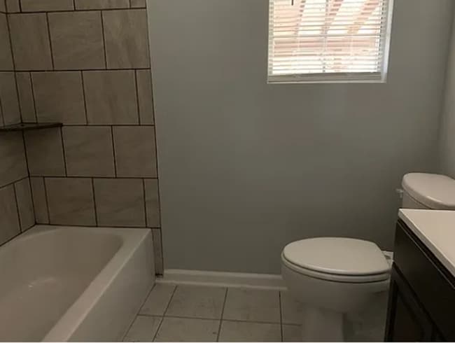 Building Photo - Coming soon 6/26/26- Well maintained 3 bedroom/1 bathroom in a lovely established neighborhood..