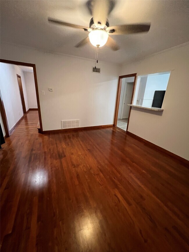Building Photo - 4711 Avenue R 1/2 Ave