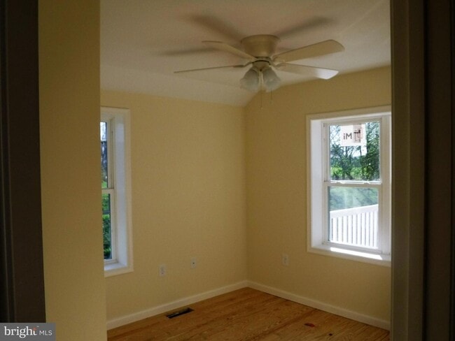 Building Photo - 756 Wiltshire Rd