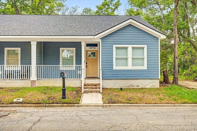 Building Photo - SECTION 8 WELCOME!! - 3 bedroom recently built - $250 gift card special