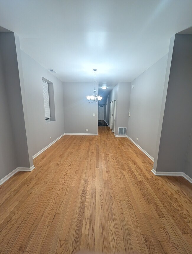 Building Photo - 2531 W Flournoy St