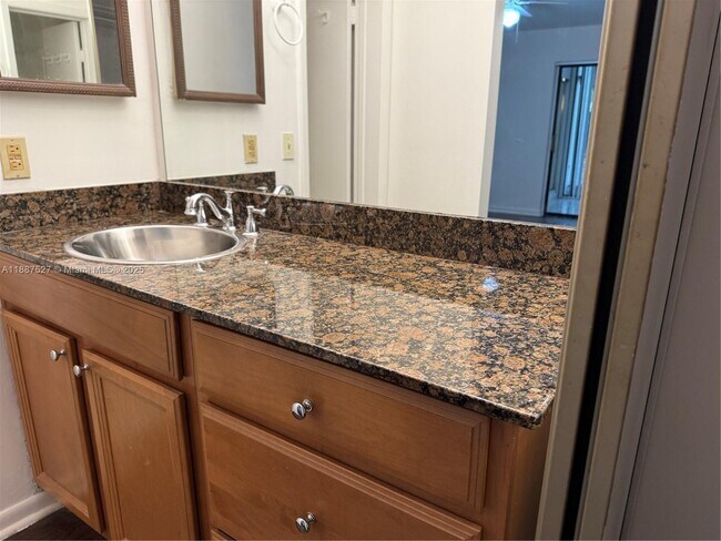 Building Photo - 3929 Carambola Cir N