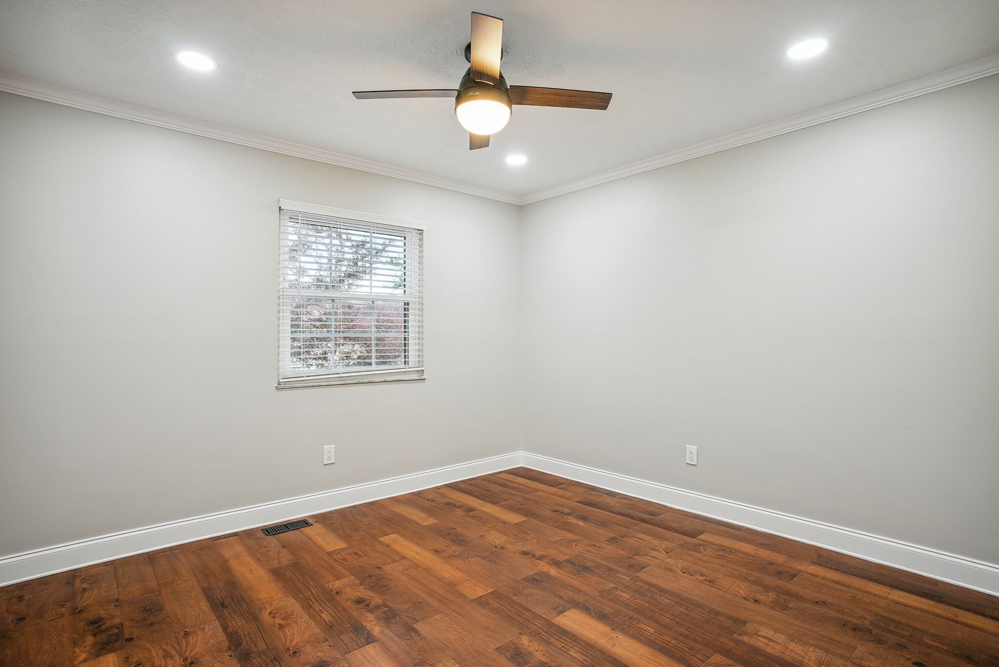Building Photo - 700 Alta View Ct