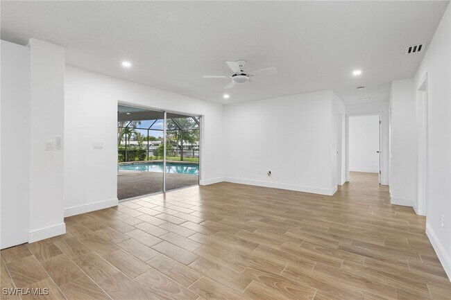 Building Photo - 1041 N Waterway Dr