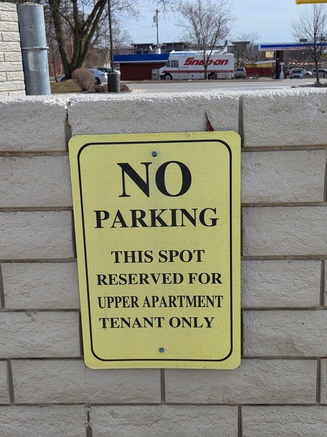 Building Photo - 412 Starkweather St