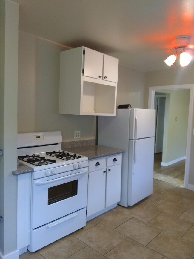 Building Photo - 2424 Humboldt St