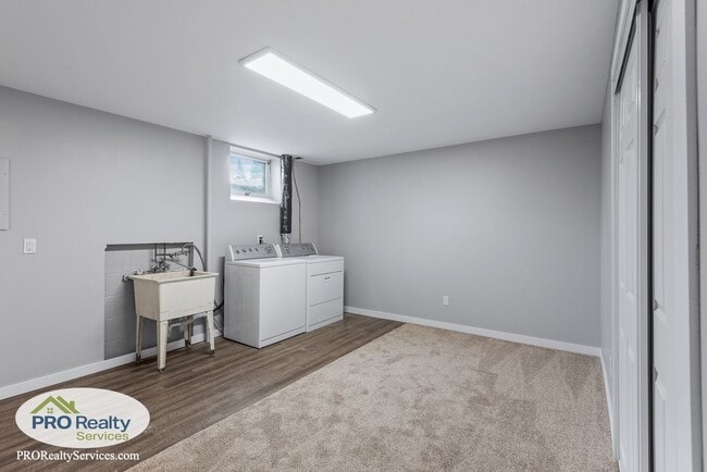 Building Photo - 5 Bedroom Home in Crystal