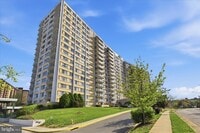 Building Photo - 301 N Beauregard St