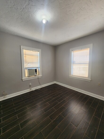 2nd Bedroom (8'7" by 9'5") - 2927 38th Ave N
