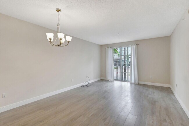 Building Photo - 780 S Sapodilla Ave