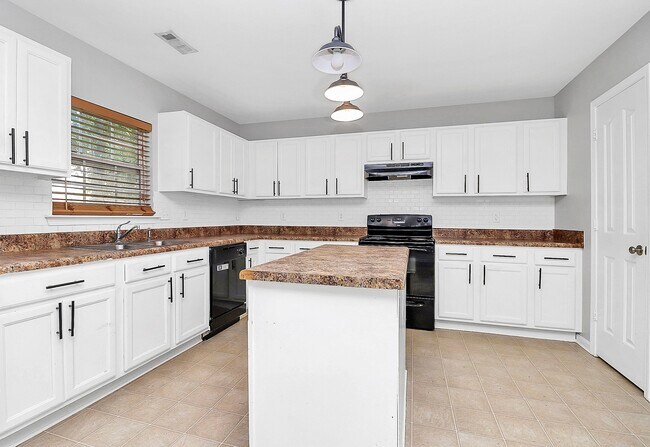 Building Photo - 115 Hunslet Cir