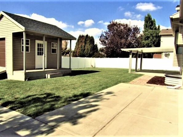 Building Photo - 1163 780 W