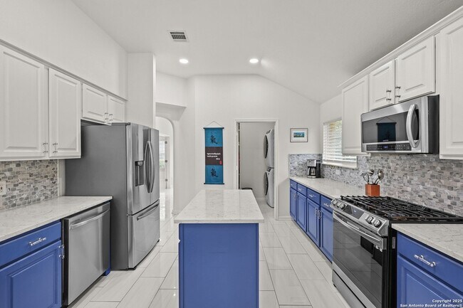 Building Photo - 10903 Wilson Oaks Dr