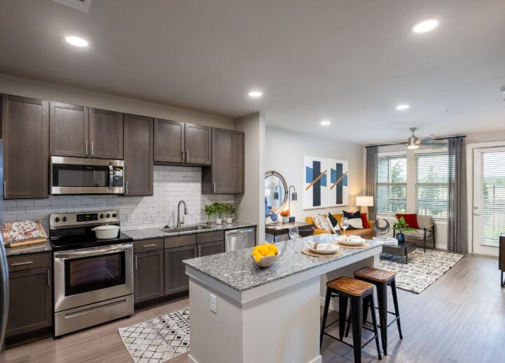 Building Photo - 4255 Magnolia Vlg Dr