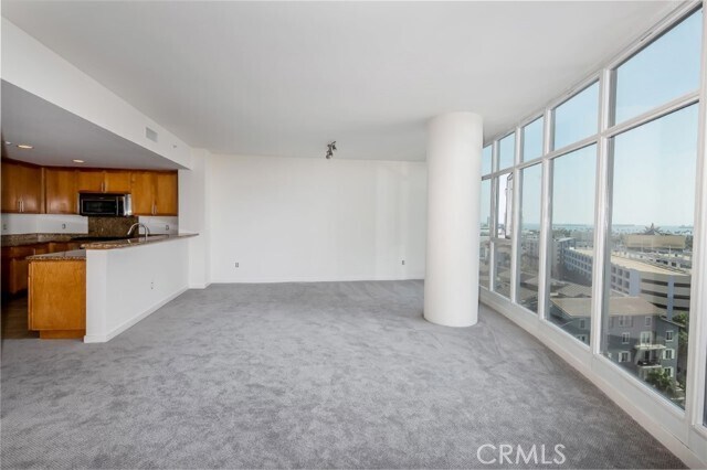 Building Photo - 400 W Ocean Blvd