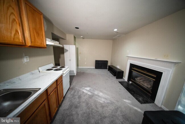 Building Photo - 853 Faraway Ct
