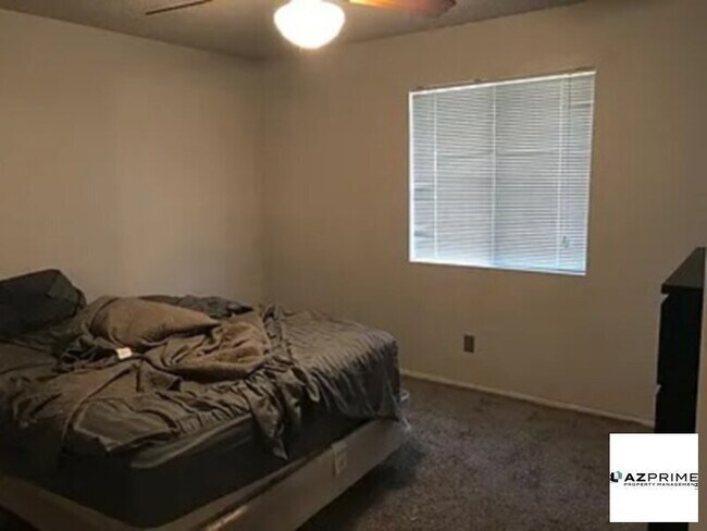 Building Photo - N Paradise Park Dr