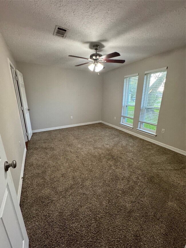 Building Photo - 16510 Oxnard Ln