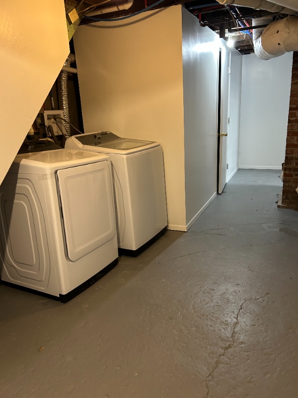 Building Photo - 410 8th St S