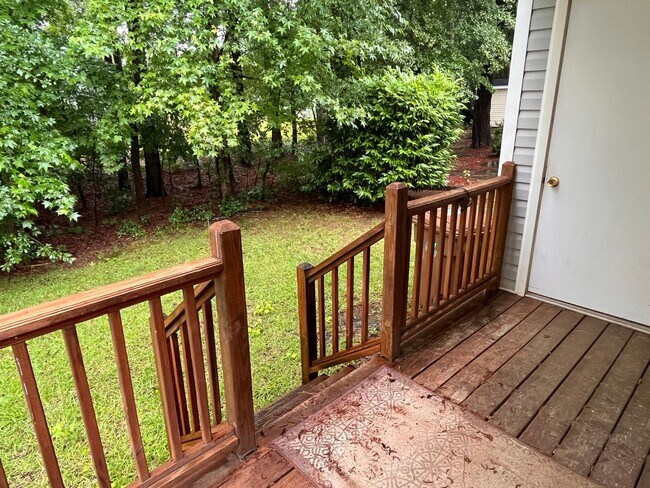 Building Photo - Cute 3 bedroom 1.5 bath home located close...