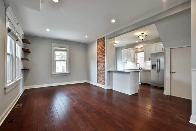 Building Photo - 693 Wilson Ave